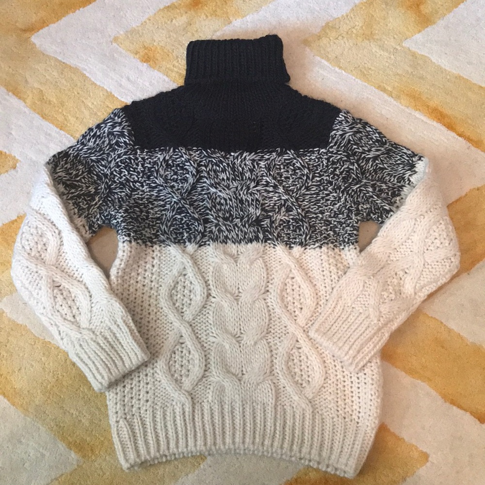 Kids Unisex turtleneck sweaters.